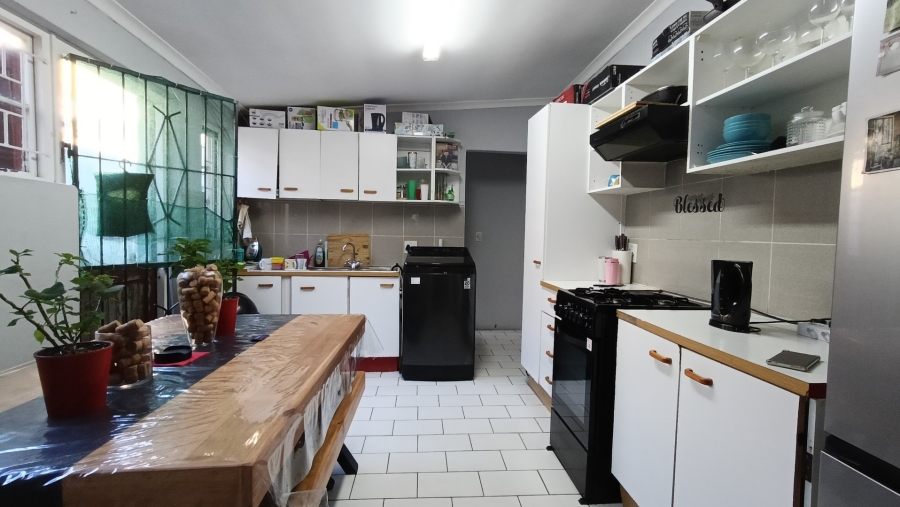 2 Bedroom Property for Sale in Zonnebloem Western Cape